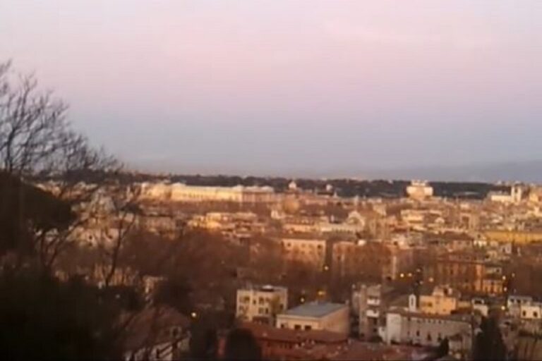 Ecco chi è la bambina del video "hai fatto la foto alla luna?"
